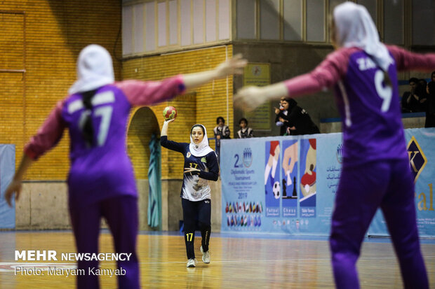 Women's Handball League: Tasisat Daryaei 24-21 Eshtad Sazeh