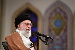 قائد الثورة الاسلامية: الشعب الايراني احبط مؤامرة خطيرة