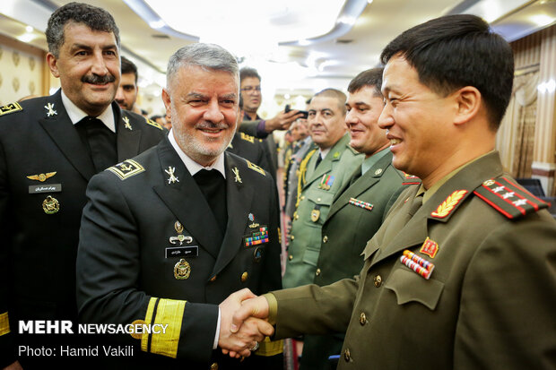 مراسم تكريم اليوم الوطني للقوة البحرية للجيش الايراني  بحضور الملحقين العسكريين الاجانب