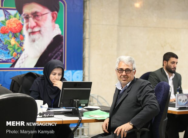 دومین روز ثبت نام انتخابات مجلس شورای اسلامی در ستاد انتخابات کشور