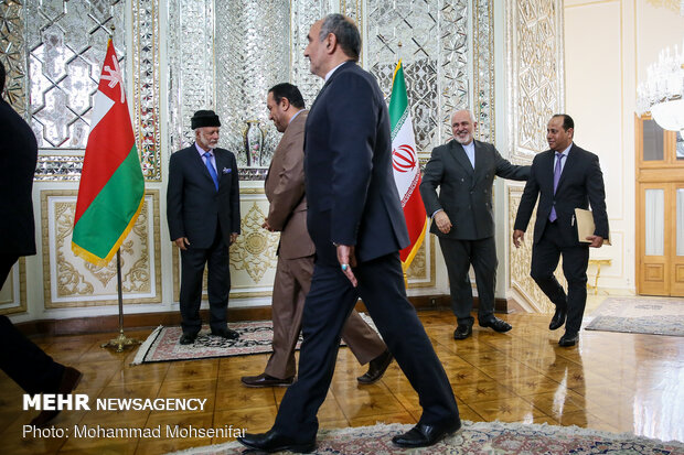 دیدار وزیر امور خارجه عمان با محمدجواد ظریف
