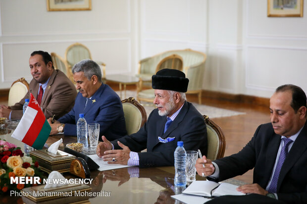 دیدار وزیر امور خارجه عمان با محمدجواد ظریف