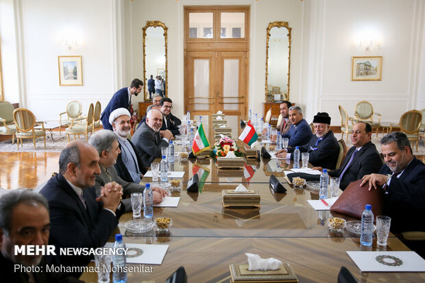 Iranian, Omani FMs meet in Tehran