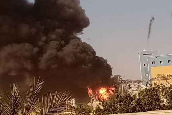 آتش سوزی مهیب در خارطوم/ دهها نفر کشته و زخمی شدند