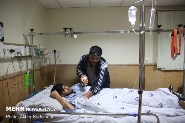 عیادت علیرضا زالی و علیرضا دبیر از میثم زارع نایب قهرمان کشتی آزاد نوجوانان جهان