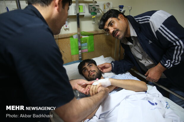 عیادت علیرضا زالی و علیرضا دبیر از میثم زارع نایب قهرمان کشتی آزاد نوجوانان جهان