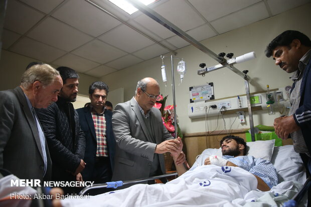 عیادت علیرضا زالی و علیرضا دبیر از میثم زارع نایب قهرمان کشتی آزاد نوجوانان جهان