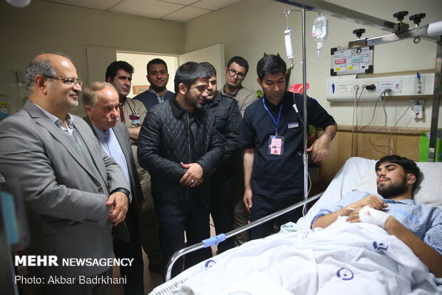 عیادت علیرضا زالی و علیرضا دبیر از میثم زارع نایب قهرمان کشتی آزاد نوجوانان جهان