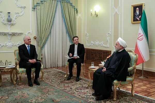 Iran follows joint oil projects with Azerbaijan in earnest: Rouhani