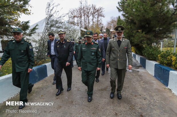 بازدید سرلشکر باقری رئیس ستاد کل نیروهای مسلح از نمایشگاه دستاوردهای دفاعی سازمان صنایع دفاع