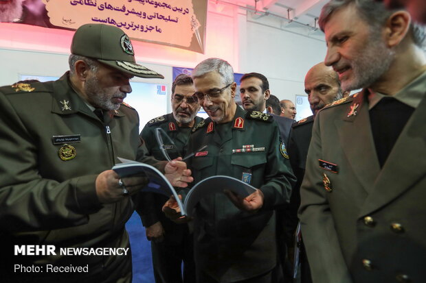 Top military chiefs visit defense achievements expo