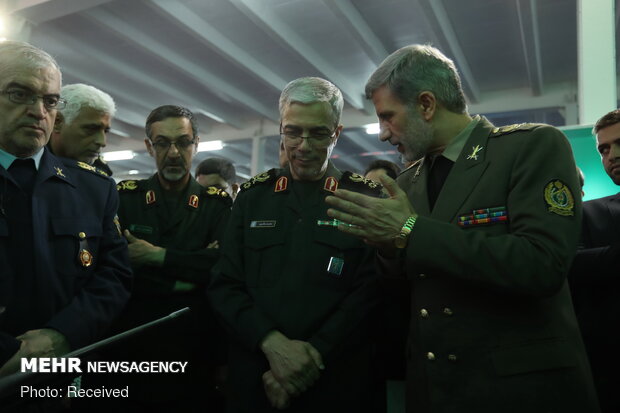 Top military chiefs visit defense achievements expo