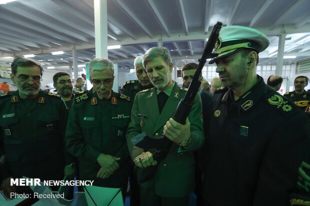 Top military chiefs visit defense achievements expo
