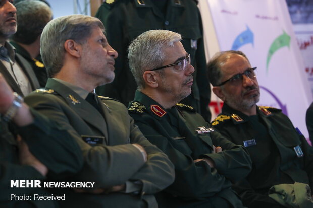 Top military chiefs visit defense achievements expo