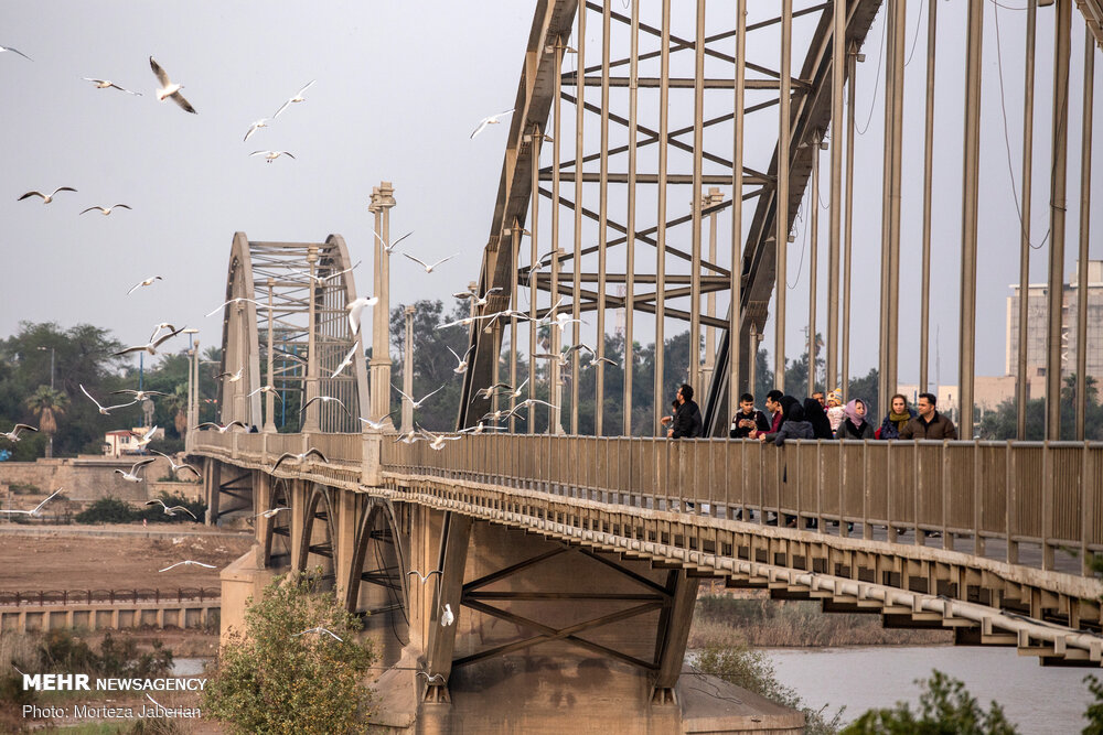 تردد خودروها روی پل هلالی اهواز جمعه ها ممنوع شد