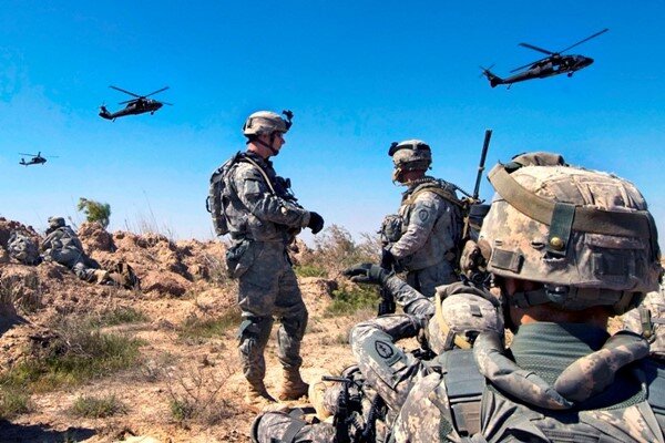 ارتش آمریکا اعزام هزاران نیروی نظامی به خاورمیانه را بررسی می کند