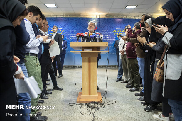 عبدالرضا رحمانی‌فضلی، وزیر کشور در جمع خبرنگاران در ششمین روز ثبت‌نام انتخابات مجلس یازدهم