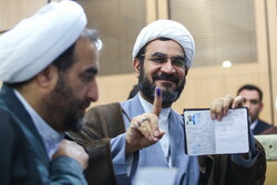 Final day of registration for parl. elections in Qom