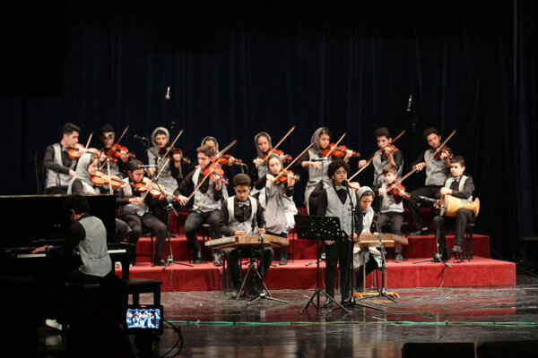 كنسرت،ساعت،موسيقي،تالار،بهمن،گروه،ايران،اريكه