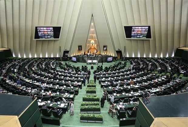 Iranian parliament discusses Iraq development in a session with diplomats 