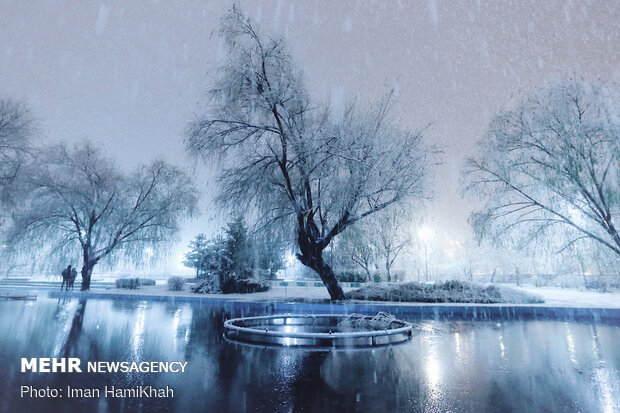 
Nightfall snow in Hamedan