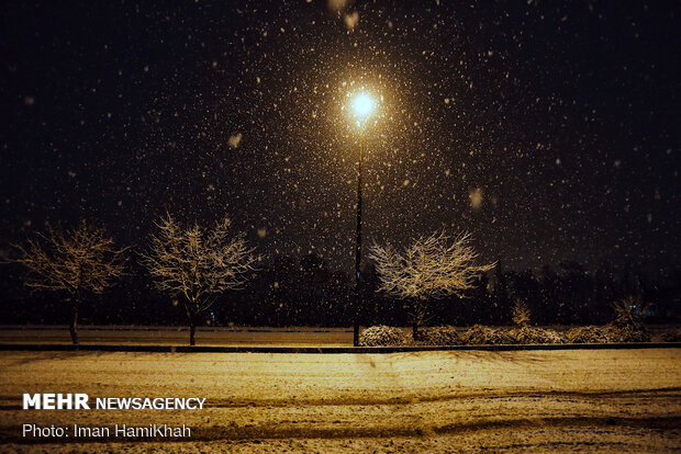 
Nightfall snow in Hamedan