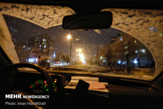 
Nightfall snow in Hamedan