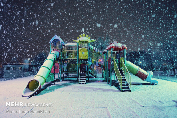 
Nightfall snow in Hamedan