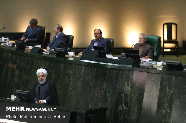 Rouhani submits next year’s budget bill to Parl.