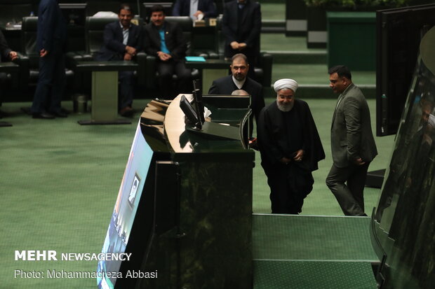 Rouhani submits next year’s budget bill to Parl.