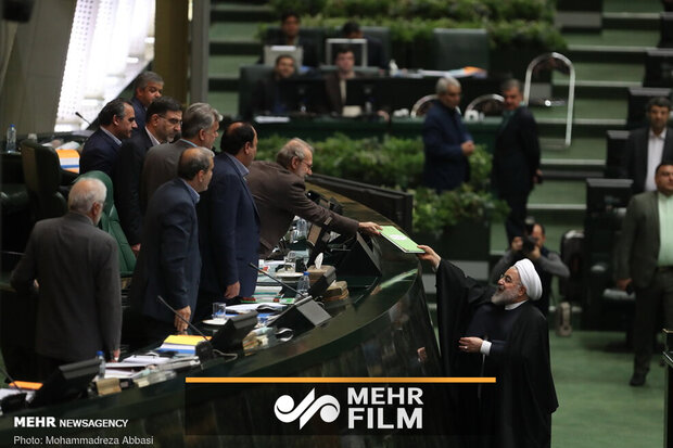 درخواست روحانی از نمایندگان مجلس در تقدیم لایحه بودجه