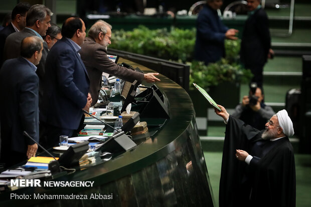 تقدیم لایحه بودجه ۹۹ به مجلس شورای اسلامی