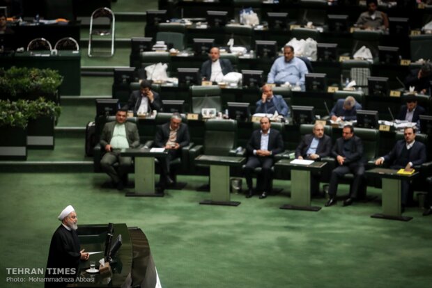 Rouhani submits budget bill to parliament