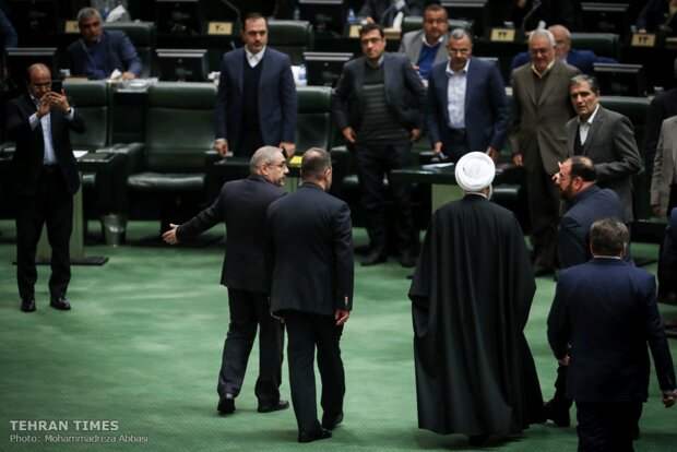 Rouhani submits budget bill to parliament