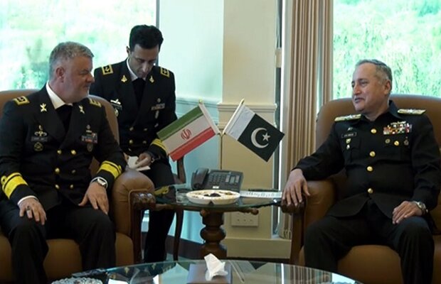 Iranian, Pakistani navy chiefs discuss ties in Islamabad