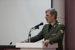Defense chief: No force capable of countering Iranian nation