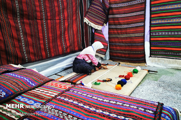 4th national handicraft expo wraps up in S. Khorasan 