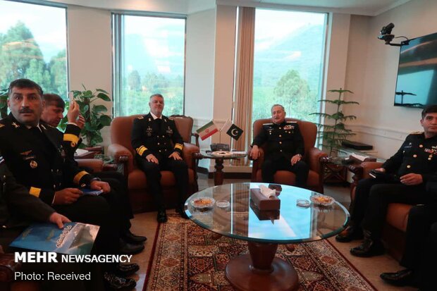 Meeting of Iranian, Pakistani navy chiefs