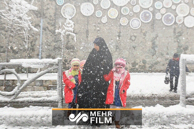 آیا والدین می‌توانند در آلودگی هوا و تعطیلی مدارس مرخصی بگیرند؟