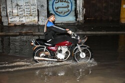 رئیس‌جمهور و وزیر نیرو تأکید بر حل مشکلات آب و فاضلاب اهواز دارند