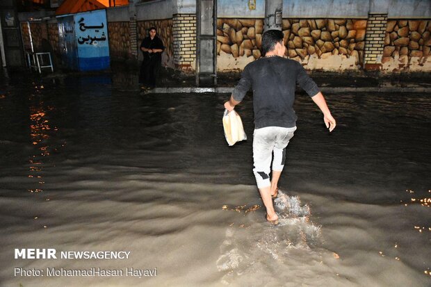 آبادان میں سیلاب سے عوام کو مشکلا ت کا سامنا