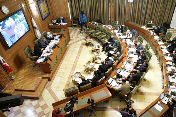 تعلل مبهم هیئت رئیسه شورای شهر تهران در رسیدگی به یک استعفا