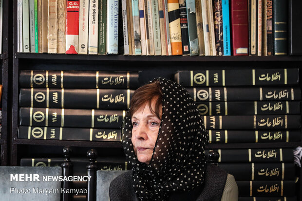 گفتگو با حورا یاوری نویسنده، منتقد ادبی و مترجم ایرانی