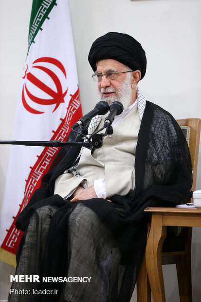 Leader receives officials of commemoration ceremony of late ‘Ayatollah Ta’alohi’