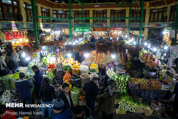خرید شب یلدا در بازار سنتی تجریش