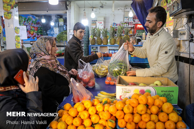 خرید شب یلدا در بازار سنتی تجریش