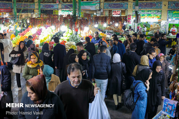 خرید شب یلدا در بازار سنتی تجریش