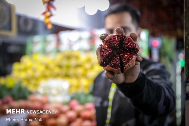 خرید شب یلدا در بازار سنتی تجریش