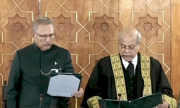 جسٹس گلزار احمد پاکستان کے نئے چیف جسٹس بن گئے جسٹس گلزار احمد پاکستان کے نئے چیف جسٹس بن گئے