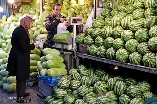 Iranians shop, this time, in honor of the longest night